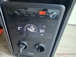 Het display toont het batterijniveau, het vermogen en de resterende gebruiksduur.