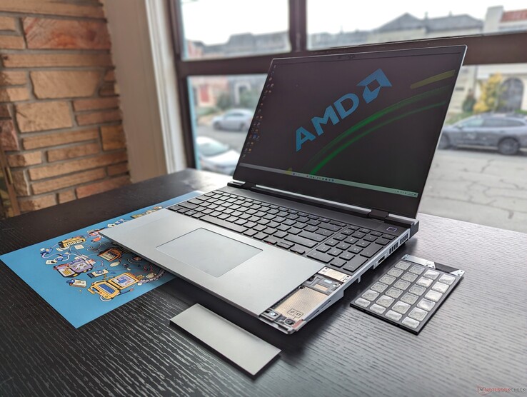 Raamwerk Laptop 16 met verwijderde afdekmodule van de handpalmsteun Raamwerk Laptop 16 met verwijderde afdekmodule van de handpalmsteun