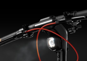 De Segway Max G3 Plus elektrische step is voorzien van een koplamp van 6 watt die automatisch aangaat.