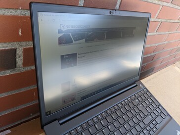 Lenovo ThinkPad E15 Gen 2 buitenshuis