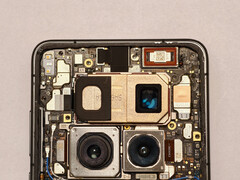 De Vivo X300 Ultra heeft drie camera's aan de achterkant.