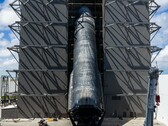 Ship 40 gaat de Megabay-hangar van SpaceX op Starbase binnen, bijna drie maanden na de lancering.