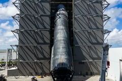 Ship 40 gaat de Megabay-hangar van SpaceX op Starbase binnen, bijna drie maanden na de lancering.