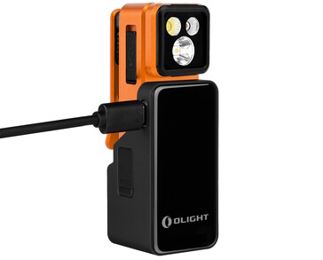 De Olight Oclip 2-sets worden geleverd met oplaadhoesjes van 1.000 mAh om de gebruiksduur te verlengen.