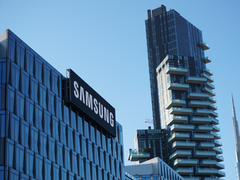 Samsung zegt dat hun nieuwe technologie is ontwikkeld in samenwerking met Medical AI. Afgebeeld - Het logo van Samsung op een gebouw. (Afbeeldingsbron: Babak Habibi op Unsplash)