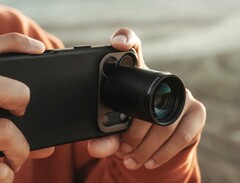 De nieuwste lens van Sandmarc verdubbelt de brandpuntsafstand van de telefotocamera van de iPhone 17 Pro. (Afbeeldingsbron: Sandmarc)