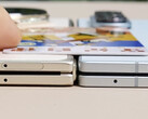 De Galaxy Z Fold7 lijkt hier dunner te zijn dan de Ivory White-versie van de Magic V5, van rechts naar links. (Afbeeldingsbron: Ice Universe)
