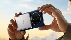 De Find X8 Ultra wordt getipt over een BOE X2-scherm, IP68- en IP69-classificaties en dubbele periscoopcamera's (Afbeelding bron: Oppo)