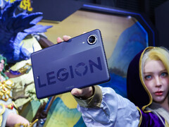 Het lijkt erop dat de tablet mobiele games soepel zal kunnen draaien. Afbeelding: een foto van de tablet tijdens de ChinaJoy-beurs.
