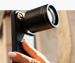 De teleconverter van Reeflex voegt een 600 mm telefotocamera toe aan de iPhone 17 Pro.