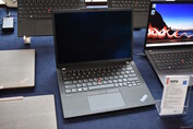 Lenovo ThinkPad X13 G4 Deep Black: OLED-scherm