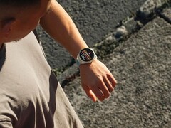 Softwareversie 6.17 is nu beschikbaar voor de Forerunner 570 (afbeelding) en Foreruuner 970 smartwatches. (Afbeeldingsbron: Garmin)
