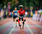 De robot "Lighting" voltooide de halve marathon 7 minuten sneller dan Jacob Kiplimo. 