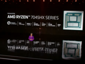 AMD CEO introduceert de chiplet-gebaseerde Dragon Range-HX line-up voor enthousiaste laptops op CES 2023. (Afbeelding: AMD CES 2023 Keynote)