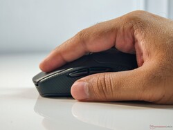 De HyperX Pulsefire Fuse Wireless is geschikt voor handpalm- en klauwgrepen