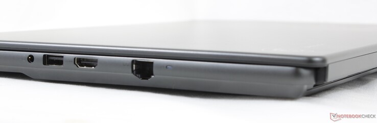 Rechts: 3,5mm-headsetaansluiting, USB-A 3.2 Gen. 2, HDMI 2.1, RJ-45 (2,5 Gbps)