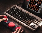 8BitDo levert zijn Dual Super Buttons en Super Stick bij C64 Edition-bestellingen. (Afbeeldingsbron: 8BitDo)