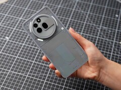 Nothing brengt binnenkort een smartphone uit die duurder is dan de hier afgebeelde Phone (3a) Pro (Afbeeldingsbron: Google)