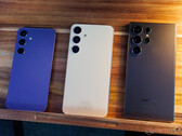 De eerste stabiele update van Samsung op Android 15 brengt ook de set beveiligingspatches van april 2024 naar zijn recente vlaggenschip smartphones. (Afbeeldingsbron: Notebookcheck)