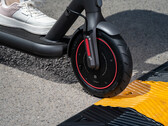 De Xiaomi Electric Scooter 4 Pro heeft 10-inch banden en kan tot 120 kg lading dragen. (Afbeelding bron: Xiaomi)