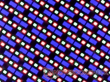 OLED subpixel array. Helaas vertoont het scherm merkbaar meer korreligheid dan een glanzend IPS-paneel