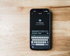 Smartphone waarop de DeepSeek-app op het scherm te zien is