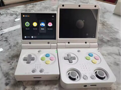 De Miyoo Mini Flip ziet er veel kleiner uit dan de bestaande Miyoo Flip. (Afbeeldingsbron: via Miyoo Mini Stock Alerts)