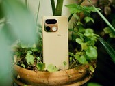 De Realme 16 Pro Plus heeft een reflecterende cameramodule en een speciaal gevoel op de achterkant.
