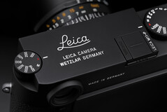 Opzettelijke afwezigheid van het rode cirkellogo van Leica voor een discrete look (Afbeelding Bron: Leica)