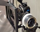 De GoPro Mission 1 Pro ILS camera met een Laowa 17mm T1.9 MFT Cine lens, gemonteerd in een Small Rig kooi met follow focus en matte box.