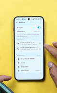 Het Bluetooth-instellingenscherm van de OnePlus 15R, waarop te zien is dat twee paar OnePlus Buds tegelijkertijd zijn verbonden, waarmee de nieuwe dual audio-functie wordt gedemonstreerd.