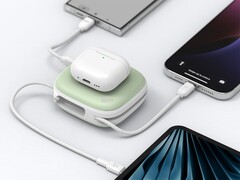 De Silicon Power MP10 powerbank laadt vier apparaten op. (Afbeeldingsbron: Silicon Power)