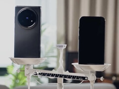Vivo heeft geplaagd dat de X Fold5 minder zal wegen dan een populaire, maar niet nader genoemde iPhone. (Afbeeldingsbron: Vivo)