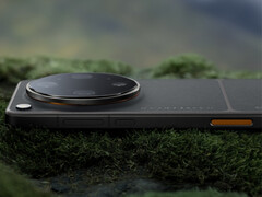 De Find X9 Ultra heeft een enorme camerabehuizing.