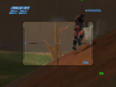 Halo Combat Evolved online multiplayer draait op een Anbernic RG35XX H in een Blood Gulch-wedstrijd met 23 spelers.