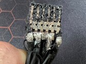 Een gesmolten 12VHPWR voedingsconnector. (Bron: igor's Lab)