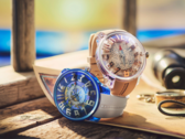 Twee Tendence One Piece-horloges in beperkte oplage, Log Pose en East Blue, weergegeven boven een zeekaart met de branding van de Batch N°2-samenwerking.
