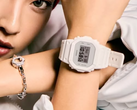 Afgebeeld - de nieuwe Casio G-Shock DW-5600WW-7PR om Kyoka's pols.