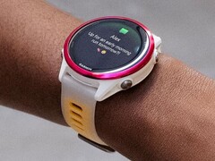 Garmin's nieuwste Forerunner smartwatches (Forerunner 570 op de foto) krijgen softwareversie 15.52. (Afbeeldingsbron: Garmin)