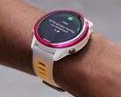 Garmin's nieuwste Forerunner smartwatches (Forerunner 570 op de foto) krijgen softwareversie 15.52. (Afbeeldingsbron: Garmin)