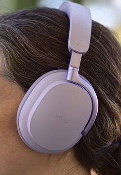 Vivo Over-Ear-hoofdtelefoon in gebruik
