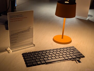 Het nieuwe toetsenbord verbetert het origineel met een steviger CNC aluminium frame, extra kleuropties en een toetsverplaatsing van 1,5 mm