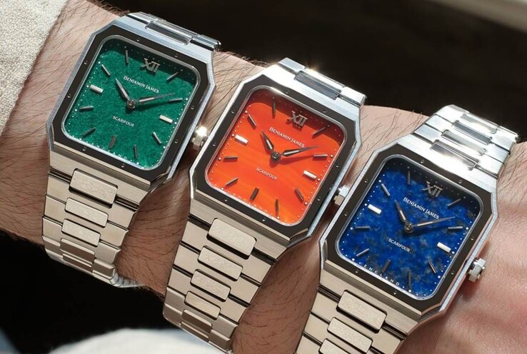 De Scarifour wordt geleverd in Lapis Lazuli, Green Jade en Burnt Orange Agate kleuropties (Afbeelding bron: Benjamin James Watches)
