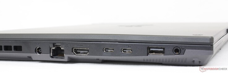 Links: AC-adapter, RJ-45, HDMI 2.0b, 1x USB-C met Thunderbolt 4 + DisplayPort 1.4, 1x USB-C met DisplayPort 1.4, USB-A 3.2 Gen. 1