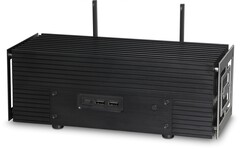 Quiet PC plaatst de Intel NUC 14 Pro+ componenten in de Akasa Turing RC Pro behuizing. (Afbeelding Bron: Quiet PC)