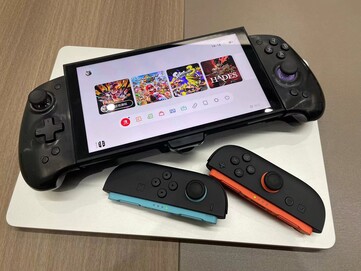 Met de Abxylute N9 Switch Grip Controller kunnen gebruikers de Joy-Con 2 weggooien. (Afbeelding bron: Abxylute)