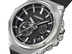 Schuin aanzicht van de G-Steel-GST-B1000-1A met de zwarte wijzerplaat.