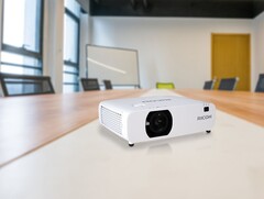 De PFU America WUL5A50 projector heeft een helderheid tot 5.200 lumen. (Afbeeldingsbron: PFU America)