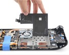 Vervanging van de LCD-batterij van de Steam Deck door iFixit.