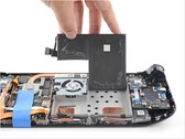 Vervanging van de LCD-batterij van de Steam Deck door iFixit.